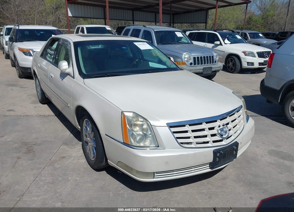 2011 CADILLAC DTS LUXURY COLLECTION VIN: 1G6KD5E66BU105941