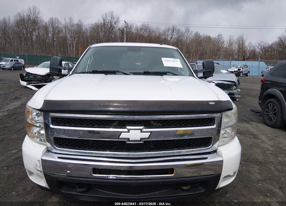 2011 CHEVROLET SILVERADO 1500 LT VIN: 1GCRKSE3XBZ215982