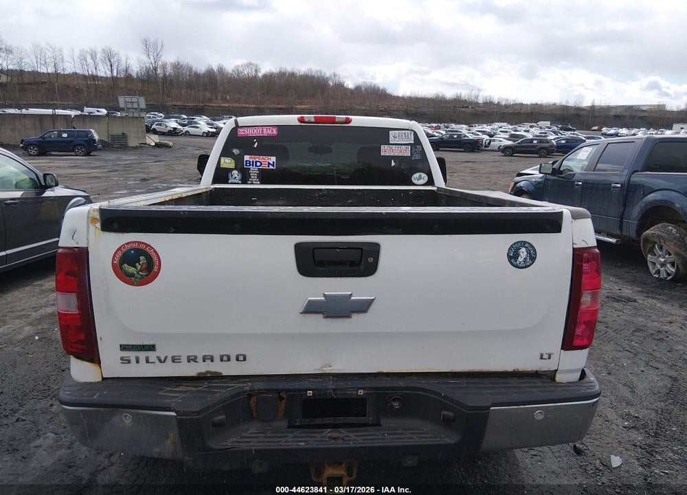 2011 CHEVROLET SILVERADO 1500 LT VIN: 1GCRKSE3XBZ215982