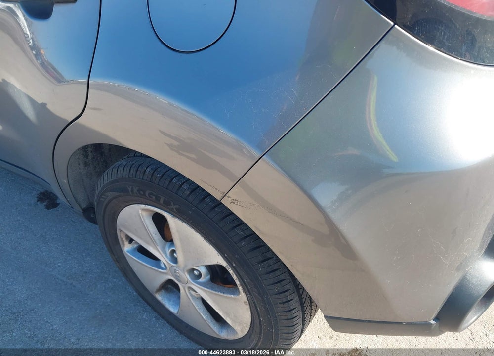 2016 KIA SOUL VIN: KNDJN2A29G7351329