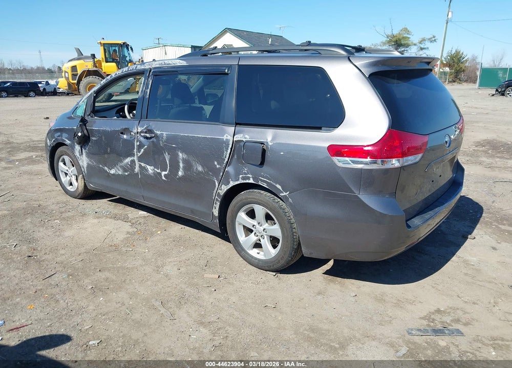 2014 TOYOTA SIENNA LE V6 8 PASSENGER VIN: 5TDKK3DC8ES465171