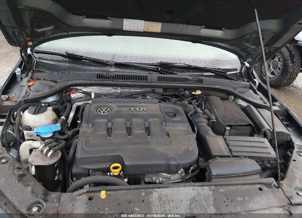 2015 VOLKSWAGEN JETTA 2.0L TDI S VIN: 3VWLA7AJ9FM245313