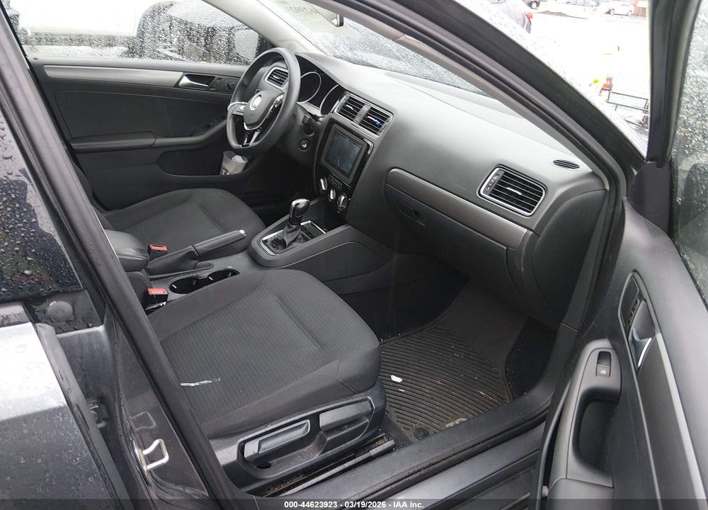 2015 VOLKSWAGEN JETTA 2.0L TDI S VIN: 3VWLA7AJ9FM245313