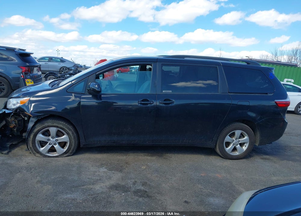 2017 TOYOTA SIENNA LE 8 PASSENGER VIN: 5TDKZ3DC5HS778954