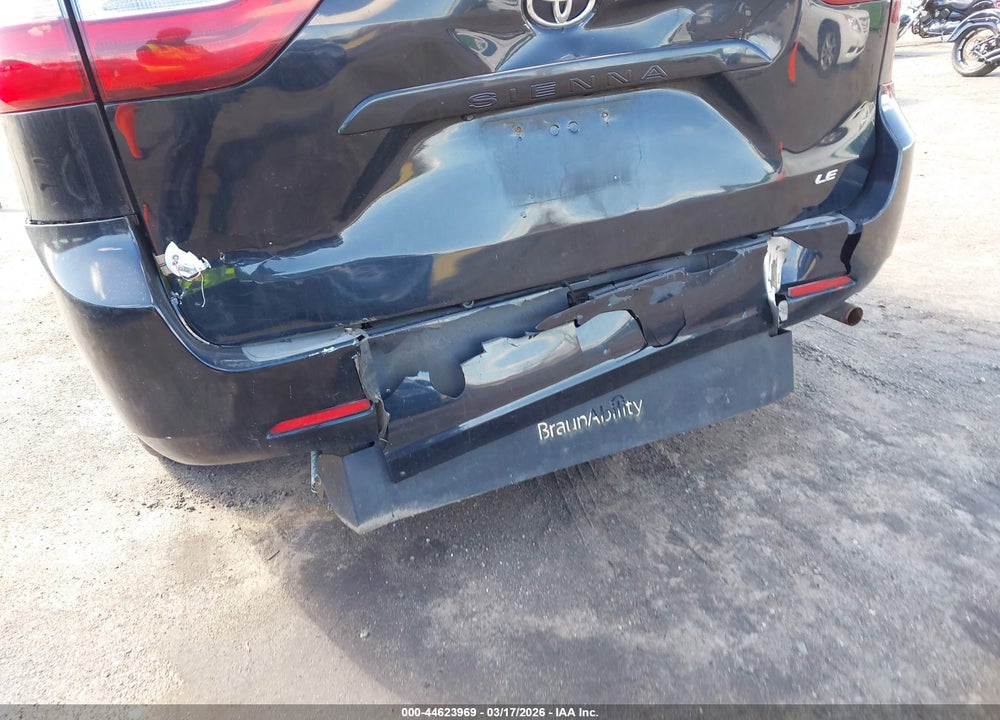 2017 TOYOTA SIENNA LE 8 PASSENGER VIN: 5TDKZ3DC5HS778954