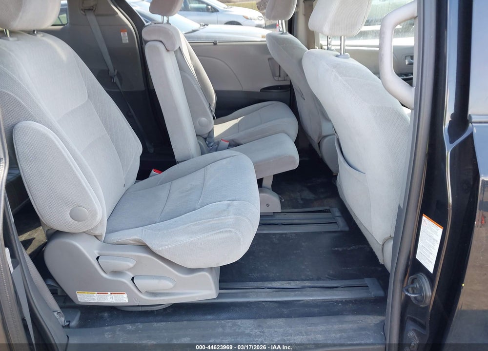 2017 TOYOTA SIENNA LE 8 PASSENGER VIN: 5TDKZ3DC5HS778954