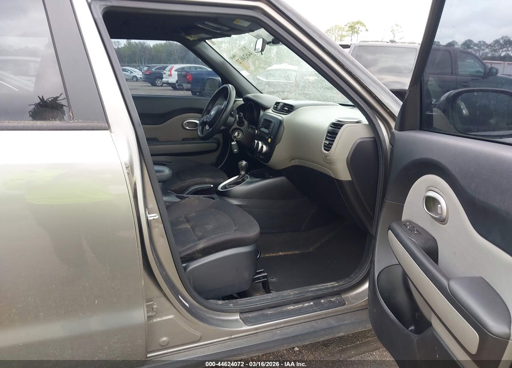 2015 KIA SOUL VIN: KNDJN2A22F7156106