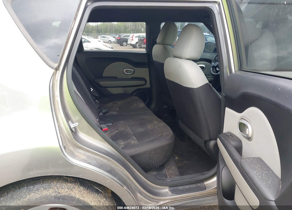 2015 KIA SOUL VIN: KNDJN2A22F7156106