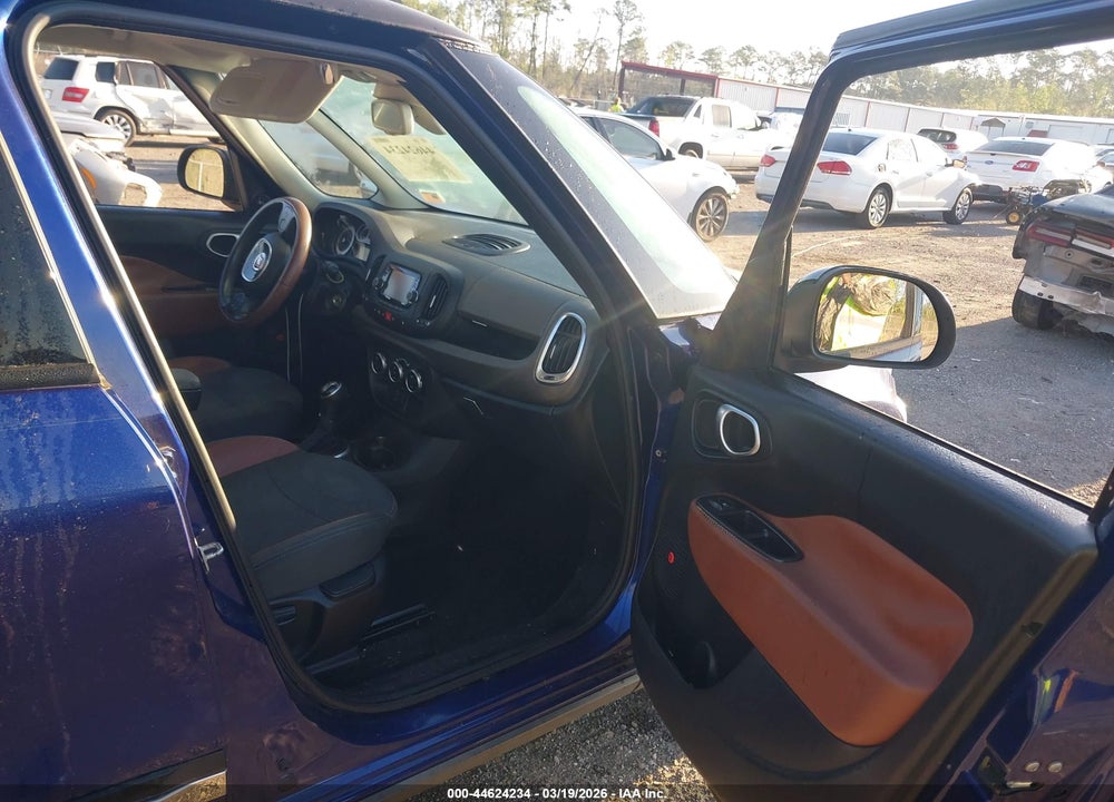 2015 FIAT 500L TREKKING VIN: ZFBCFADH8FZ031523