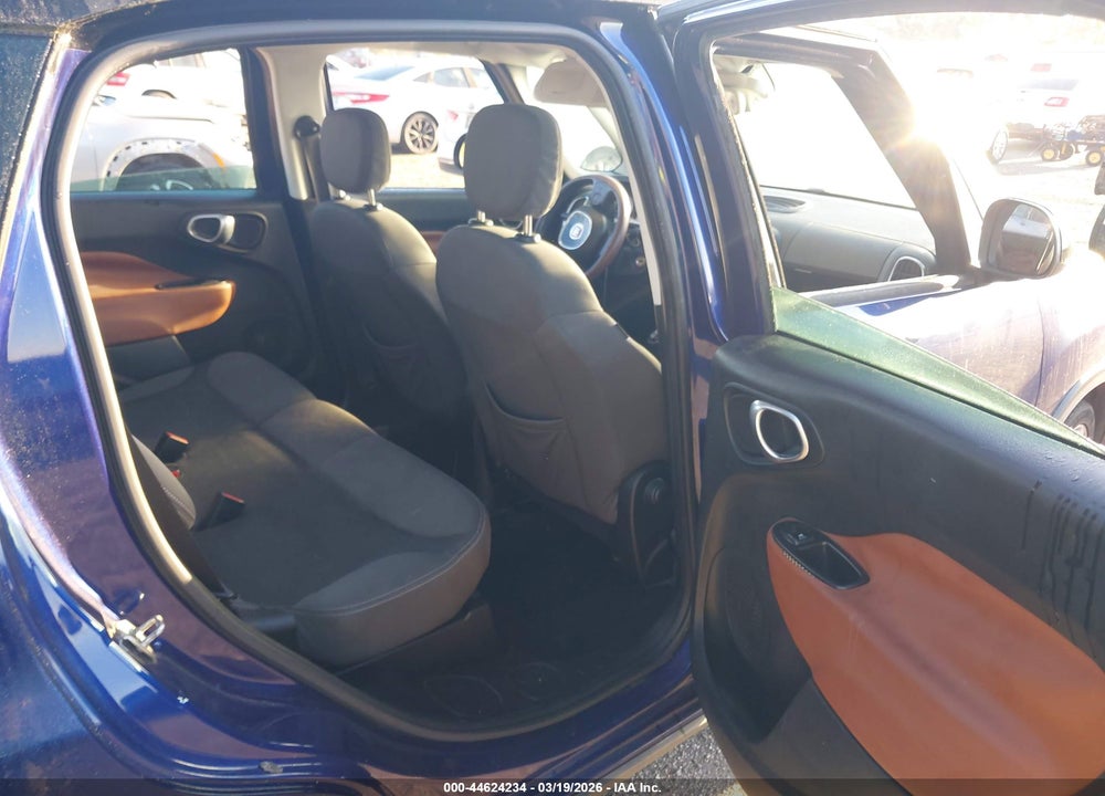 2015 FIAT 500L TREKKING VIN: ZFBCFADH8FZ031523