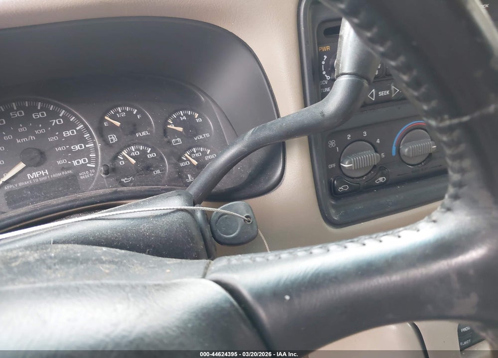 2002 CHEVROLET SILVERADO 1500 LS VIN: 1GCEK19T02E304602