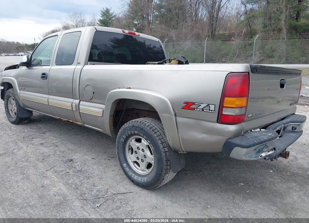 2002 CHEVROLET SILVERADO 1500 LS VIN: 1GCEK19T02E304602