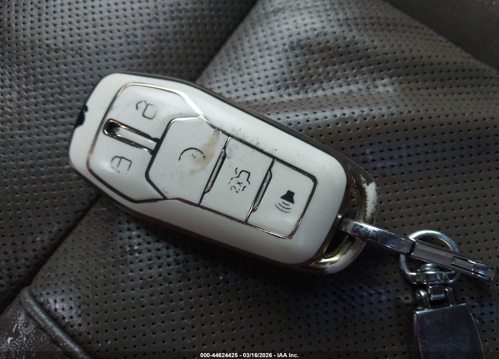 2013 LINCOLN MKZ VIN: 3LN6L2GK5DR807216