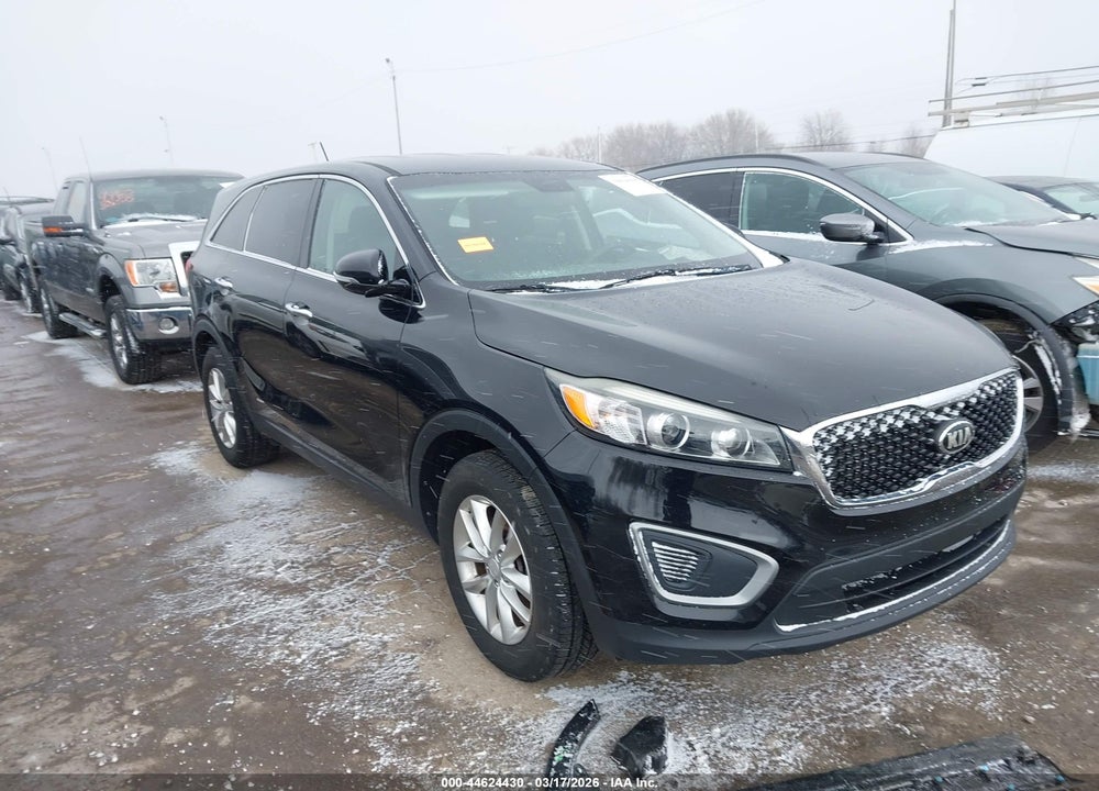 2016 KIA SORENTO 2.4L L VIN: 5XYPG4A38GG031320