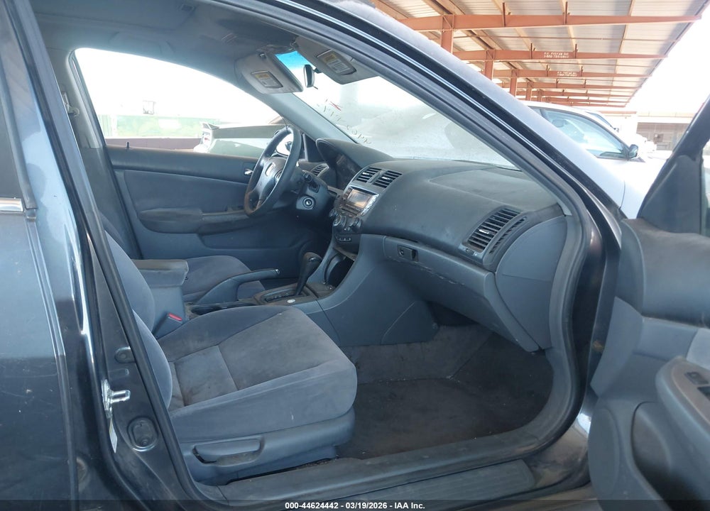 2004 HONDA ACCORD 2.4 EX VIN: JHMCM56674C006858