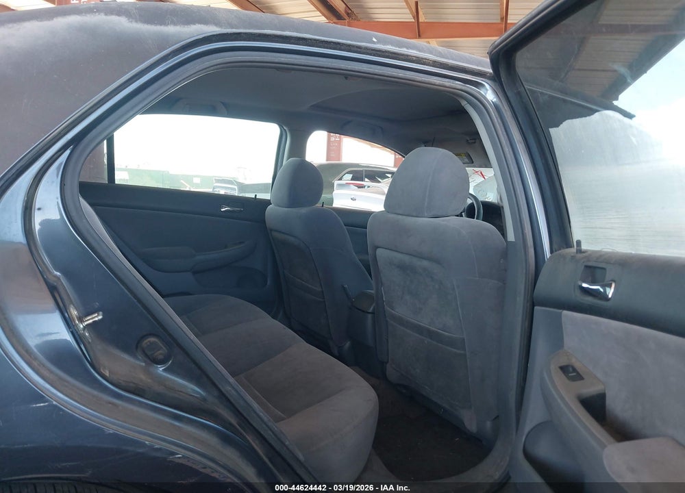 2004 HONDA ACCORD 2.4 EX VIN: JHMCM56674C006858