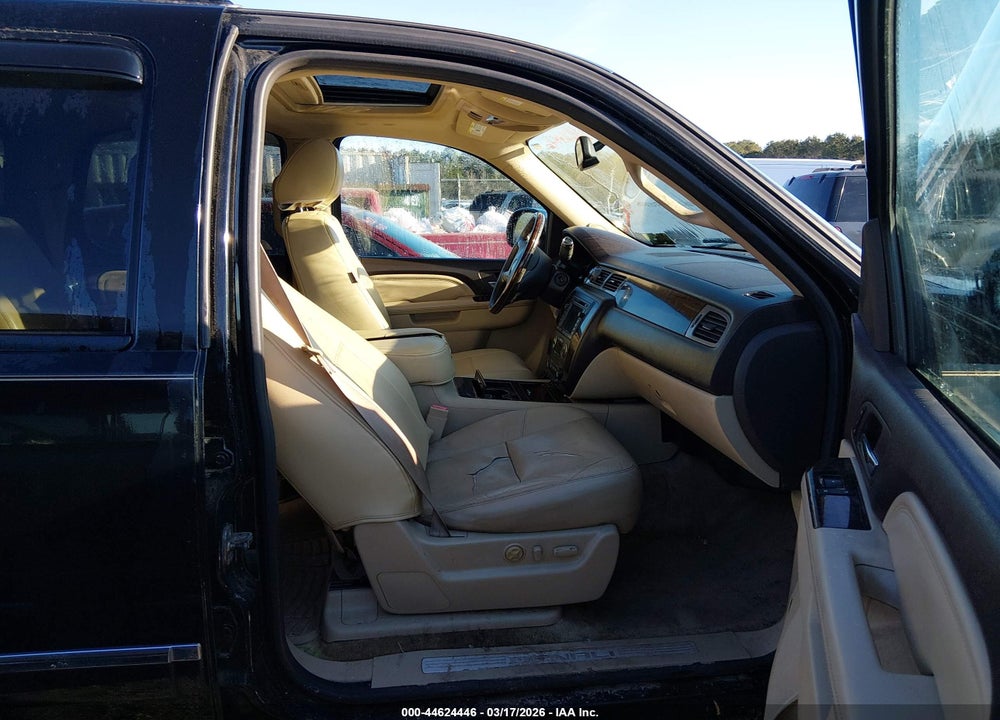 2011 GMC YUKON DENALI VIN: 1GKS1EEF3BR349396