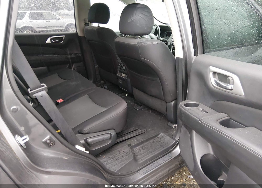 2018 NISSAN PATHFINDER S VIN: 5N1DR2MM0JC670532