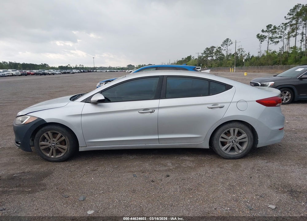 2017 HYUNDAI ELANTRA SE VIN: KMHD84LF5HU149747