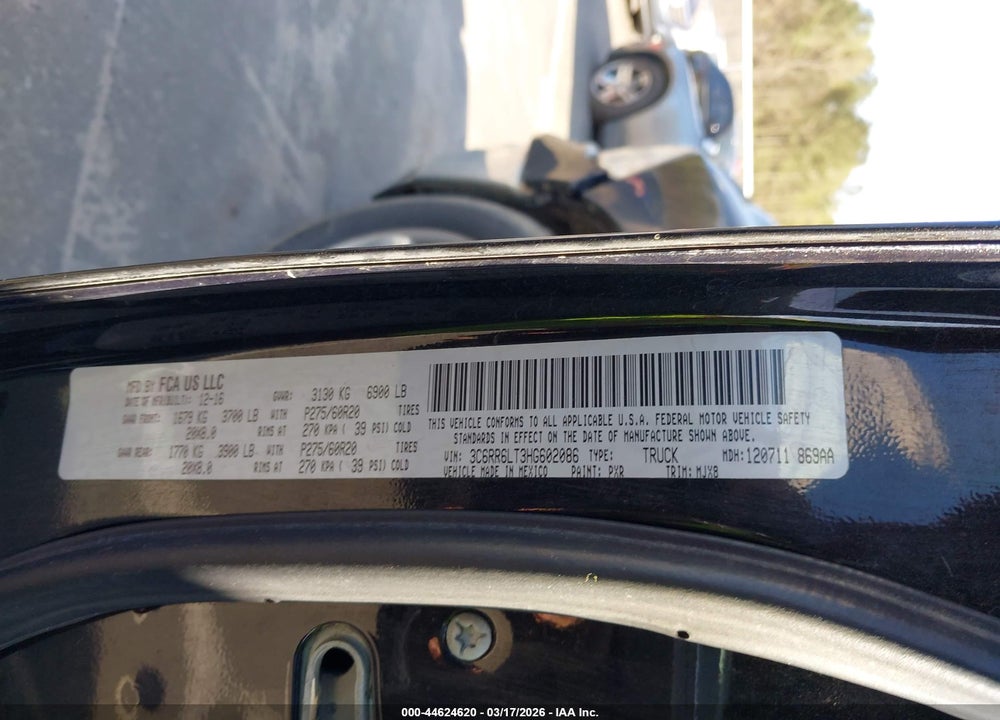 2017 RAM 1500 VIN: 3C6RR6LT3HG602086