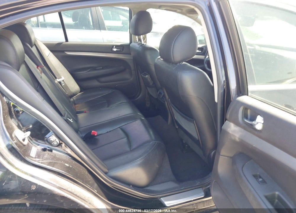 2015 INFINITI Q40 VIN: JN1CV6AP4FM580483