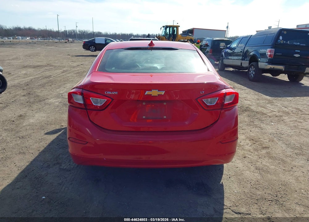 2018 CHEVROLET CRUZE LT AUTO VIN: 1G1BE5SM7J7183700
