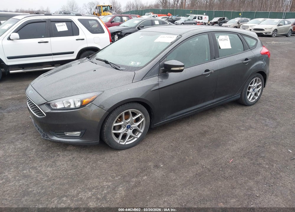 2015 FORD FOCUS SE VIN: 1FADP3K23FL253811
