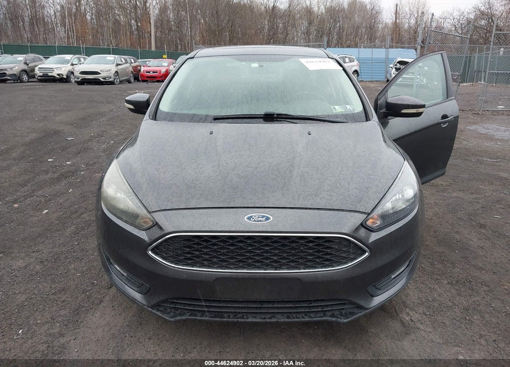 2015 FORD FOCUS SE VIN: 1FADP3K23FL253811