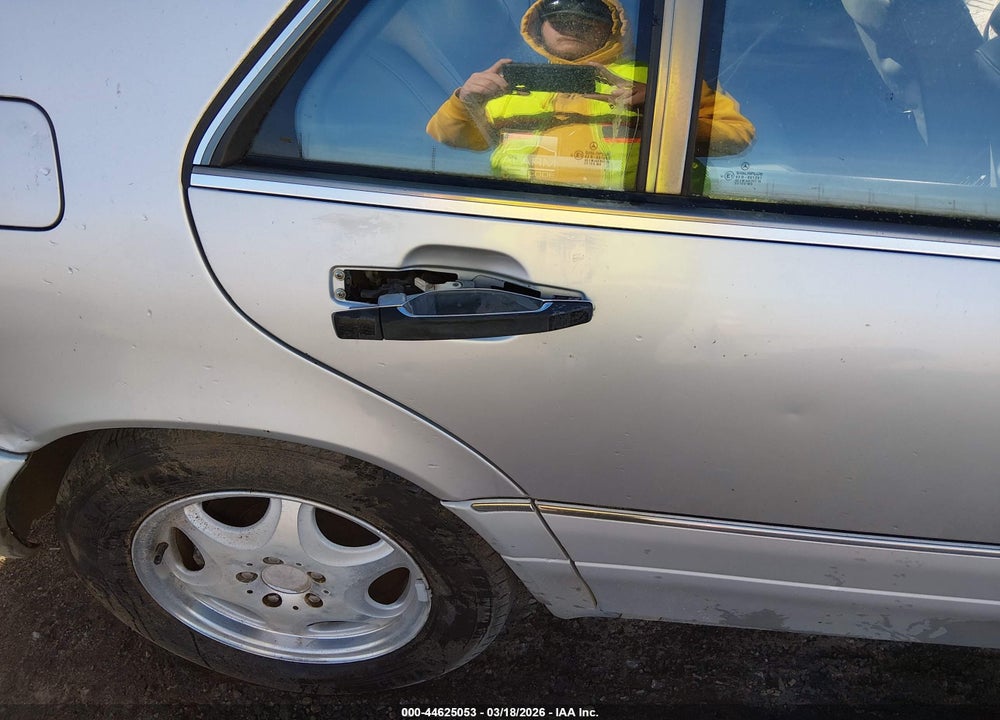 1999 MERCEDES-BENZ S 420 VIN: WDBGA43G1XA432028