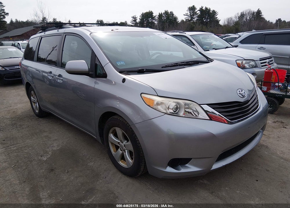 2013 TOYOTA SIENNA LE V6 8 PASSENGER VIN: 5TDKK3DC7DS308391