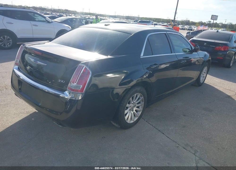 2014 CHRYSLER 300 VIN: 2C3CCAAG7EH335804