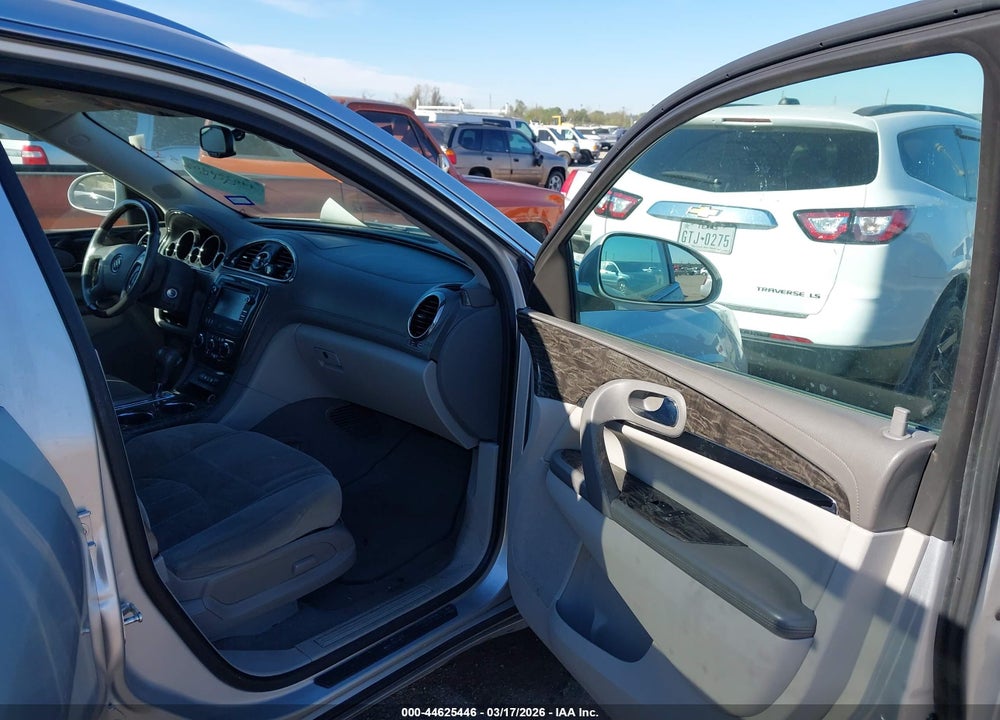 2014 BUICK ENCLAVE CONVENIENCE VIN: 5GAKRAKD8EJ140224