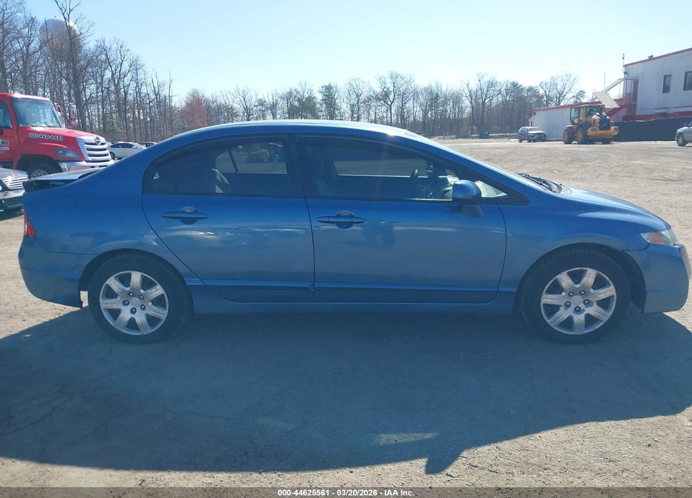 2011 HONDA CIVIC LX VIN: 2HGFA1F5XBH541668