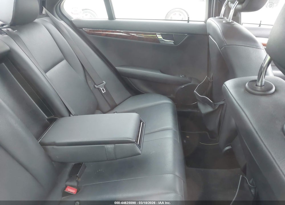 2010 MERCEDES-BENZ C 300 4MATIC VIN: WDDGF8BB6AF439833