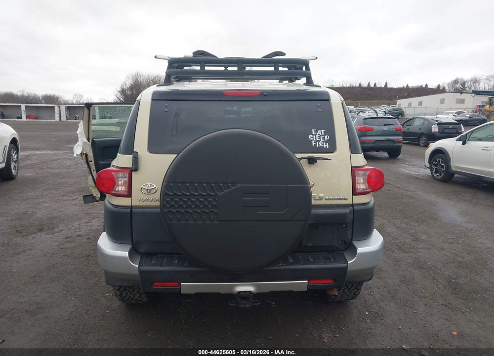 2008 TOYOTA FJ CRUISER VIN: JTEBU11F18K016547