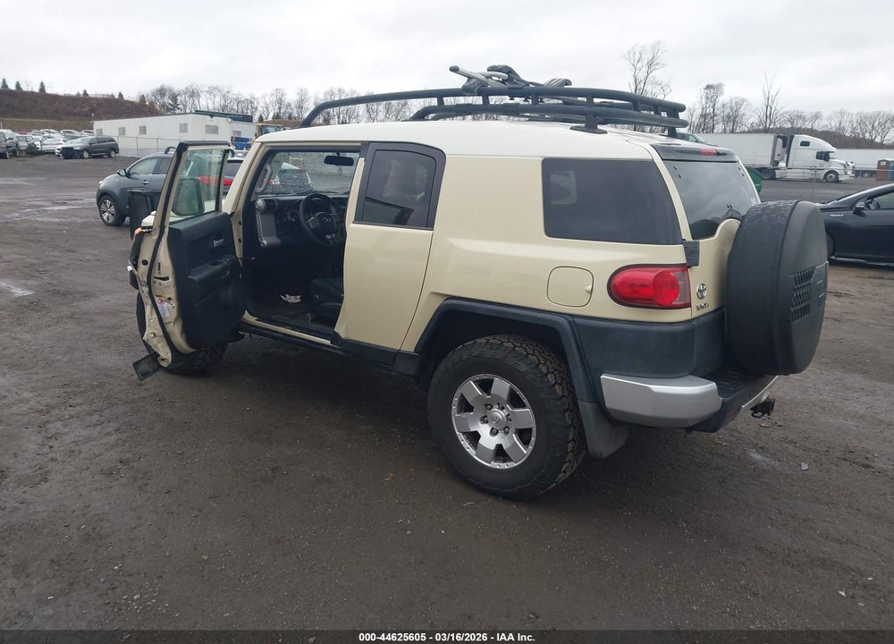 2008 TOYOTA FJ CRUISER VIN: JTEBU11F18K016547