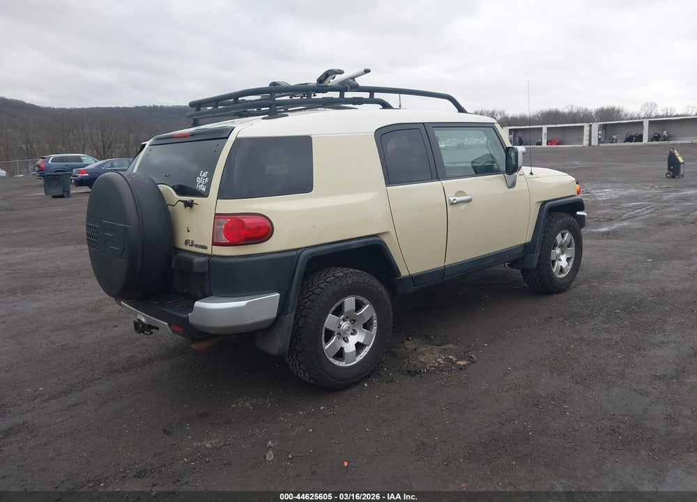 2008 TOYOTA FJ CRUISER VIN: JTEBU11F18K016547