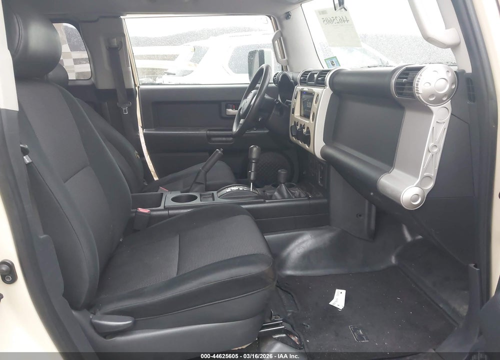 2008 TOYOTA FJ CRUISER VIN: JTEBU11F18K016547