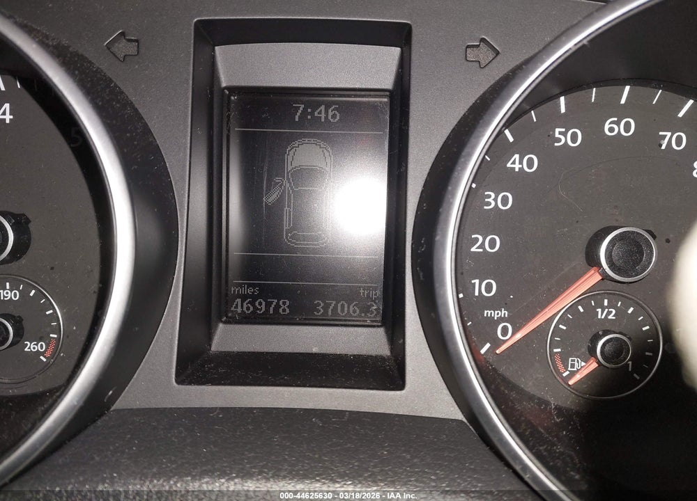 2011 VOLKSWAGEN GOLF 2.5L 4-DOOR VIN: WVWDB7AJ0BW020437