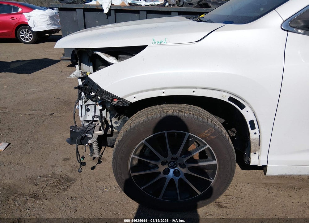 2017 TOYOTA HIGHLANDER SE VIN: 5TDJZRFH9HS360906
