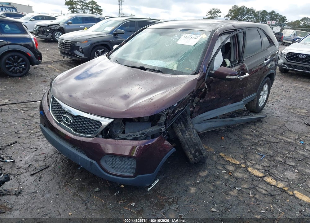 2011 KIA SORENTO LX VIN: 5XYKT3A10BG090188