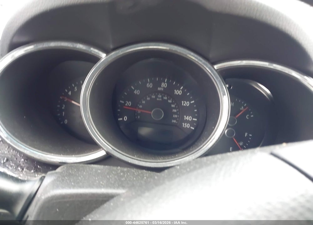 2011 KIA SORENTO LX VIN: 5XYKT3A10BG090188