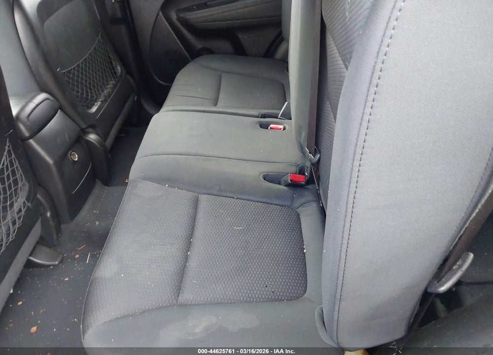 2011 KIA SORENTO LX VIN: 5XYKT3A10BG090188