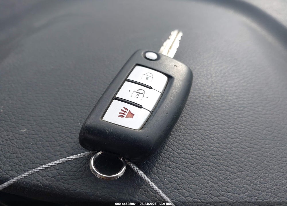 2016 NISSAN ROGUE S VIN: KNMAT2MV2GP640967