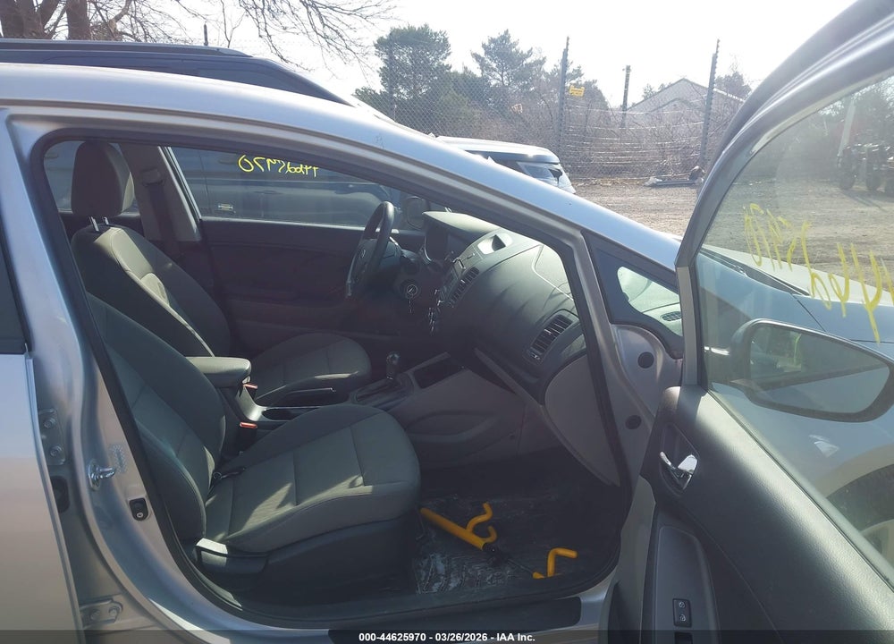 2015 KIA FORTE LX VIN: KNAFK4A6XF5358634