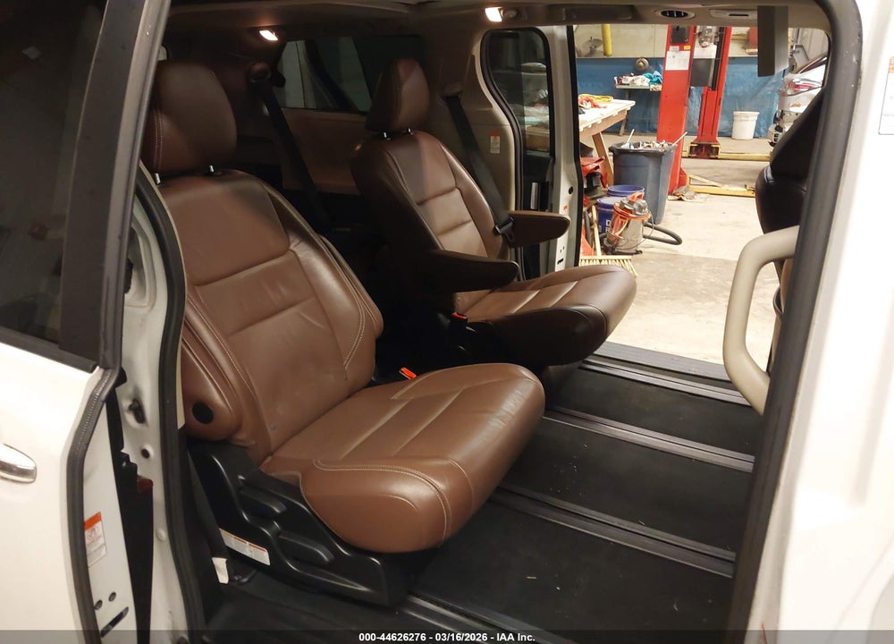 2017 TOYOTA SIENNA LIMITED PREMIUM 7 PASSENGER VIN: 5TDDZ3DC4HS150828