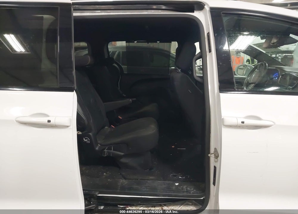 2018 CHRYSLER PACIFICA TOURING PLUS VIN: 2C4RC1FG6JR234191