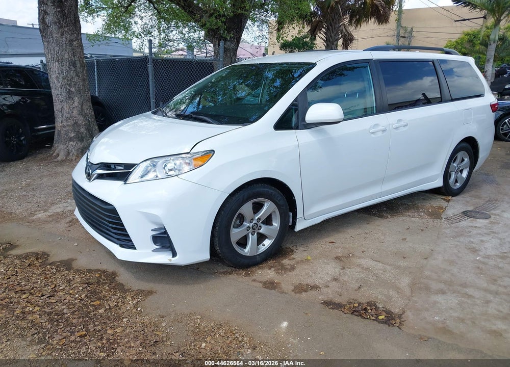 2019 TOYOTA SIENNA LE 8 PASSENGER VIN: 5TDKZ3DC2KS978455