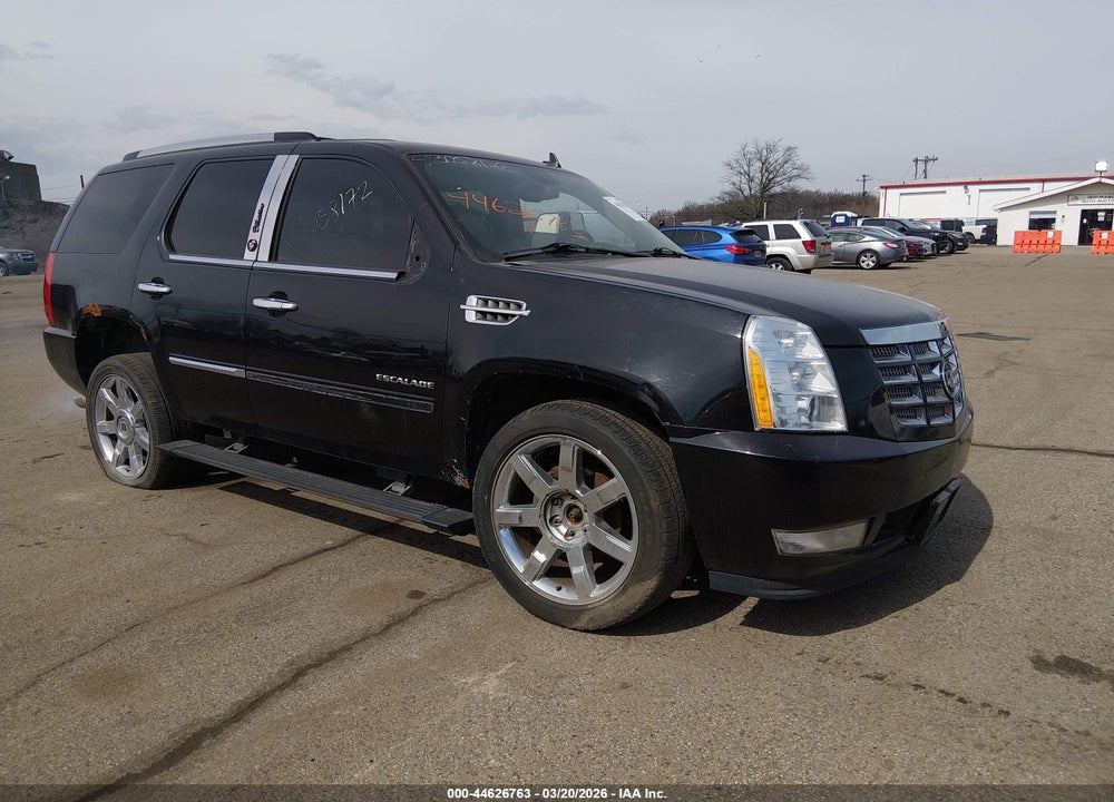2011 CADILLAC ESCALADE VIN: 1GYS4CEF6BR155589
