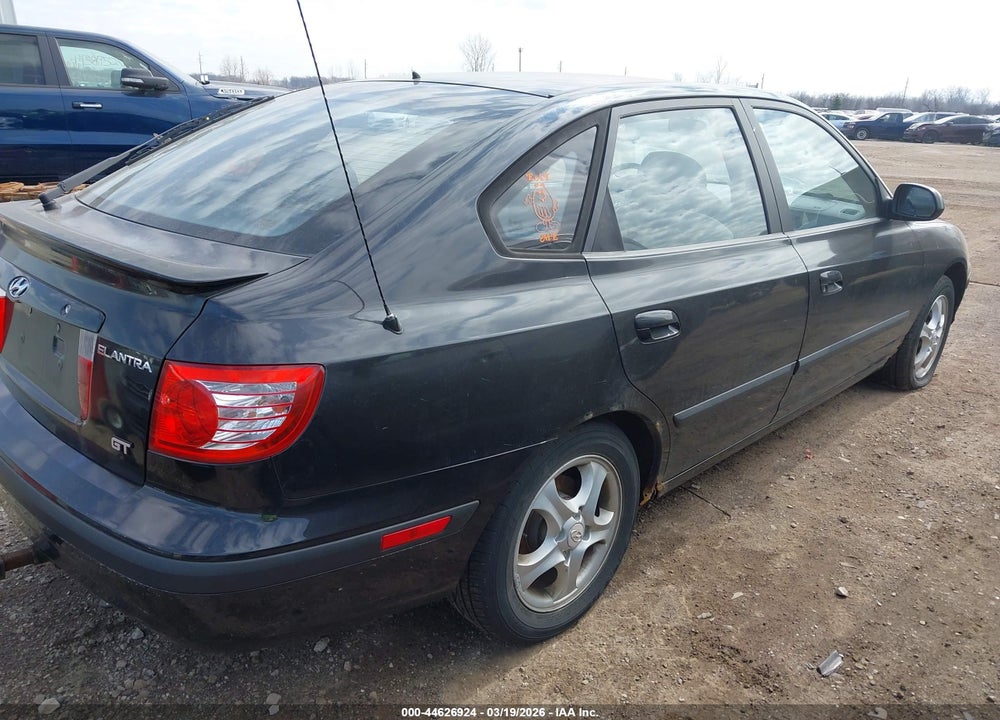2005 HYUNDAI ELANTRA GLS/GT VIN: KMHDN56DX5U137386